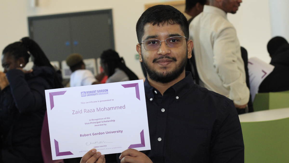 Top tips to make friends when starting university as an international student